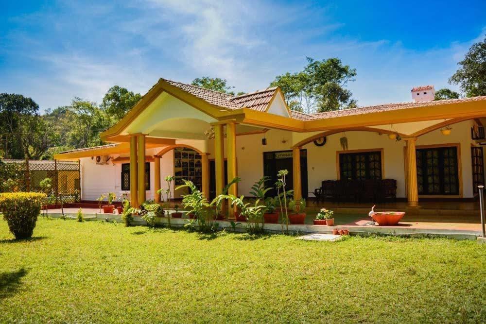 Wanders In Travel Company Hotel Madikeri Exterior foto